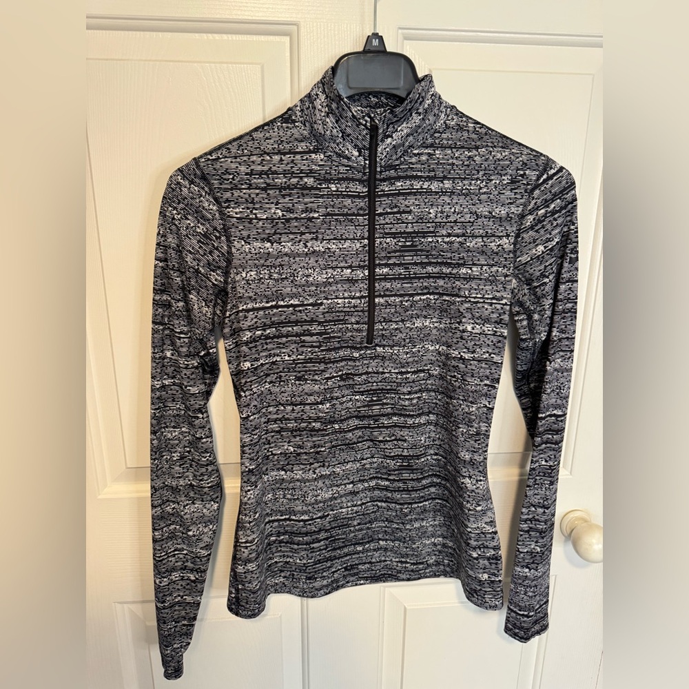 Nike Women's Black and White Striped Long Sleeve Top - Picture 6 of 8